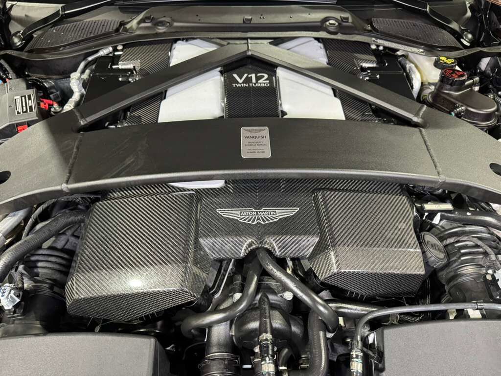 2025 Aston Martin Vanquish Apple CarPlay Ultra, Magneto Bronze paint,Bowers & Wilkins audio,360 cam,carbon galore & MUCH MORE!! Fort Lauderdale FL