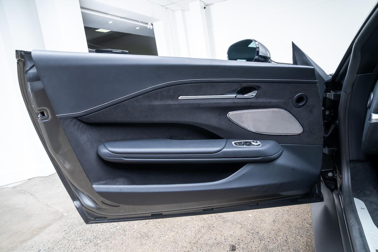 2025 Aston Martin Vantage 1 Owner Portland OR