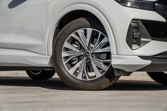 2025 Audi Q4 e-tron Premium Plus