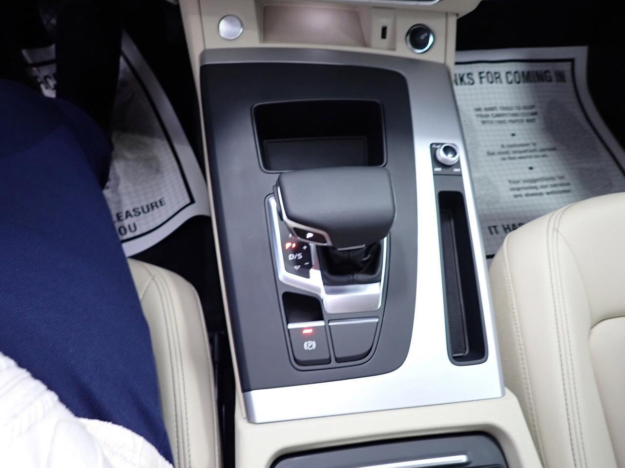 2025 Audi Q5 2.0T PREMIUM QUATTRO 4WD LEATHER  *HYBRID* Listowel ON