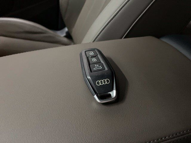 2025 Audi Q5 2.0T Premium Plus quattro Dallas TX