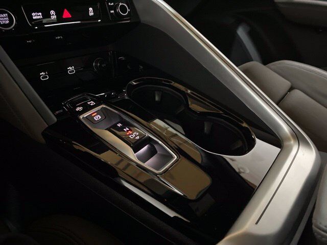2025 Audi Q5 2.0T Premium Plus quattro Dallas TX
