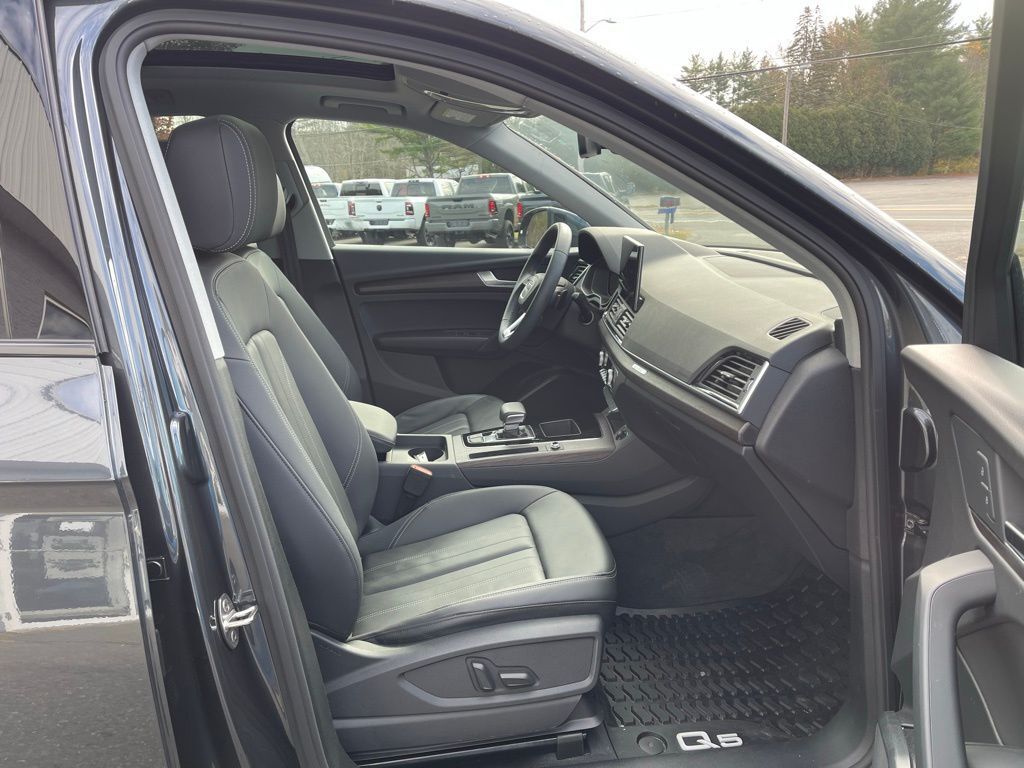 2025 Audi Q5 40 Premium Orange MA