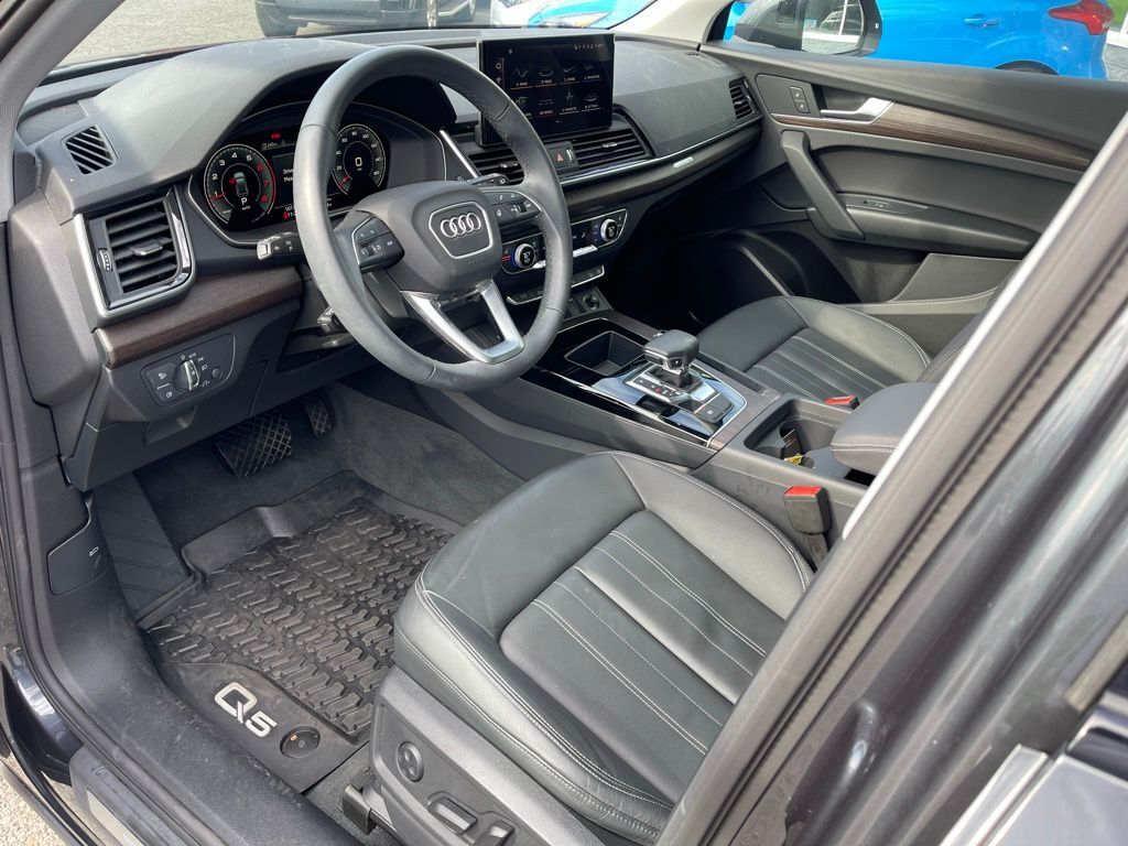 2025 Audi Q5 40 Premium Orange MA