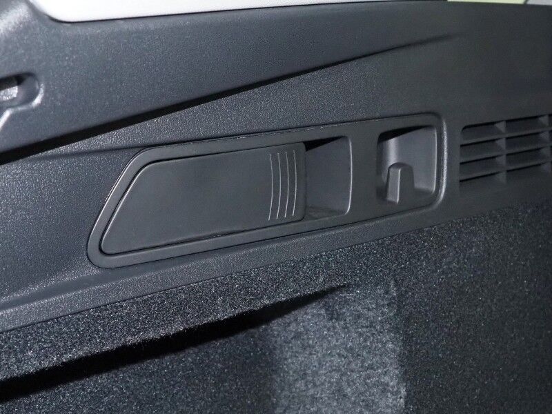 2025 Audi Q5 Premium Plus 2.0 TFSI Quattro *HEADS-UP DISPLAY, NAVIGATION, VIRTUAL COCKPIT, ADAPTIVE CRUISE, SAFETY ALERTS, 360 VIEW CAMERAS, PANORAMA MOONROOF, LEATHER, HEATED SEATS/STEERING, 20 INCH WHEELS, BANG & OLUFSEN, WIRELESS CHARGING, ANDROID & APPLE Round Rock TX