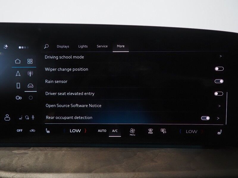 2025 Audi Q5 Premium Plus 2.0 TFSI Quattro *HEADS-UP DISPLAY, NAVIGATION, VIRTUAL COCKPIT, ADAPTIVE CRUISE, SAFETY ALERTS, 360 VIEW CAMERAS, PANORAMA MOONROOF, LEATHER, HEATED SEATS/STEERING, 20 INCH WHEELS, BANG & OLUFSEN, WIRELESS CHARGING, ANDROID & APPLE Round Rock TX
