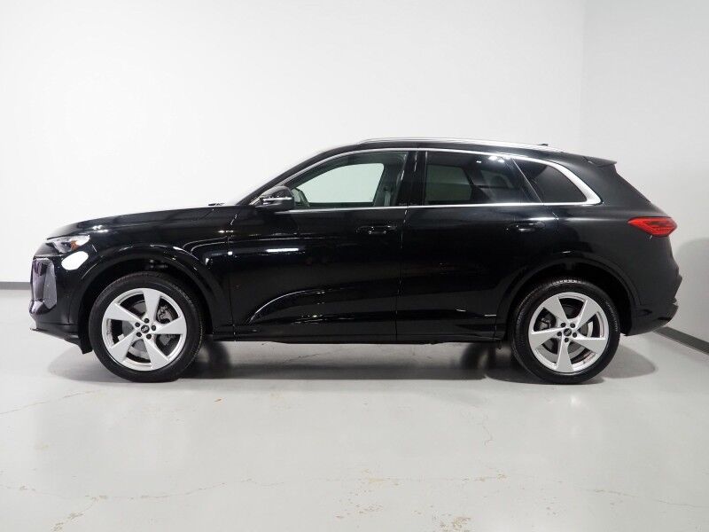 2025 Audi Q5 Premium Plus 2.0 TFSI Quattro *HEADS-UP DISPLAY, NAVIGATION, VIRTUAL COCKPIT, ADAPTIVE CRUISE, SAFETY ALERTS, 360 VIEW CAMERAS, PANORAMA MOONROOF, LEATHER, HEATED SEATS/STEERING, 20 INCH WHEELS, BANG & OLUFSEN, WIRELESS CHARGING, ANDROID & APPLE Round Rock TX