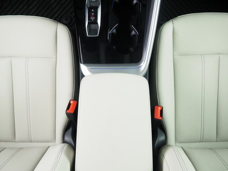 2025 Audi Q5 Premium Plus 2.0 TFSI Quattro *HEADS-UP DISPLAY, NAVIGATION, VIRTUAL COCKPIT, ADAPTIVE CRUISE, SAFETY ALERTS, 360 VIEW CAMERAS, PANORAMA MOONROOF, LEATHER, HEATED SEATS/STEERING, 20 INCH WHEELS, BANG & OLUFSEN, WIRELESS CHARGING, ANDROID & APPLE Round Rock TX