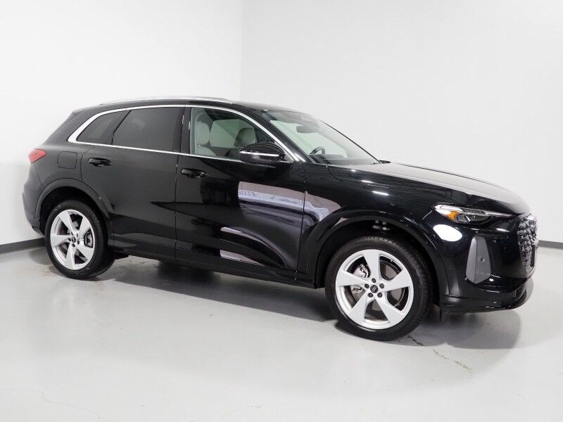 2025 Audi Q5 Premium Plus 2.0 TFSI Quattro *HEADS-UP DISPLAY, NAVIGATION, VIRTUAL COCKPIT, ADAPTIVE CRUISE, SAFETY ALERTS, 360 VIEW CAMERAS, PANORAMA MOONROOF, LEATHER, HEATED SEATS/STEERING, 20 INCH WHEELS, BANG & OLUFSEN, WIRELESS CHARGING, ANDROID & APPLE