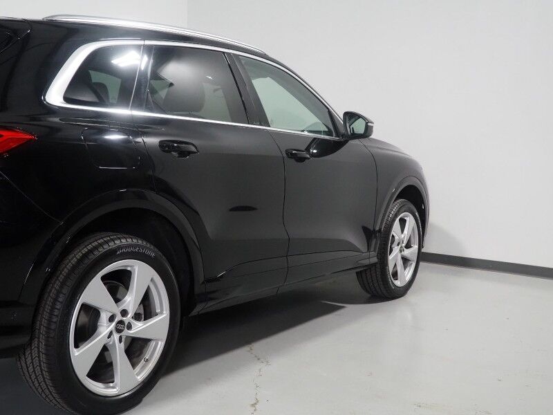2025 Audi Q5 Premium Plus 2.0 TFSI Quattro *HEADS-UP DISPLAY, NAVIGATION, VIRTUAL COCKPIT, ADAPTIVE CRUISE, SAFETY ALERTS, 360 VIEW CAMERAS, PANORAMA MOONROOF, LEATHER, HEATED SEATS/STEERING, 20 INCH WHEELS, BANG & OLUFSEN, WIRELESS CHARGING, ANDROID & APPLE Round Rock TX