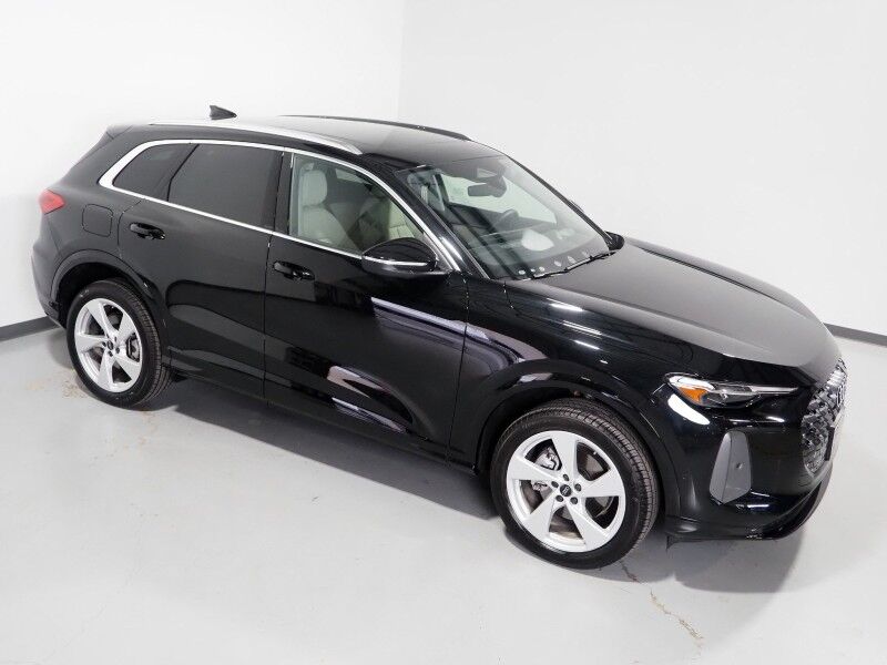 2025 Audi Q5 Premium Plus 2.0 TFSI Quattro *HEADS-UP DISPLAY, NAVIGATION, VIRTUAL COCKPIT, ADAPTIVE CRUISE, SAFETY ALERTS, 360 VIEW CAMERAS, PANORAMA MOONROOF, LEATHER, HEATED SEATS/STEERING, 20 INCH WHEELS, BANG & OLUFSEN, WIRELESS CHARGING, ANDROID & APPLE Round Rock TX