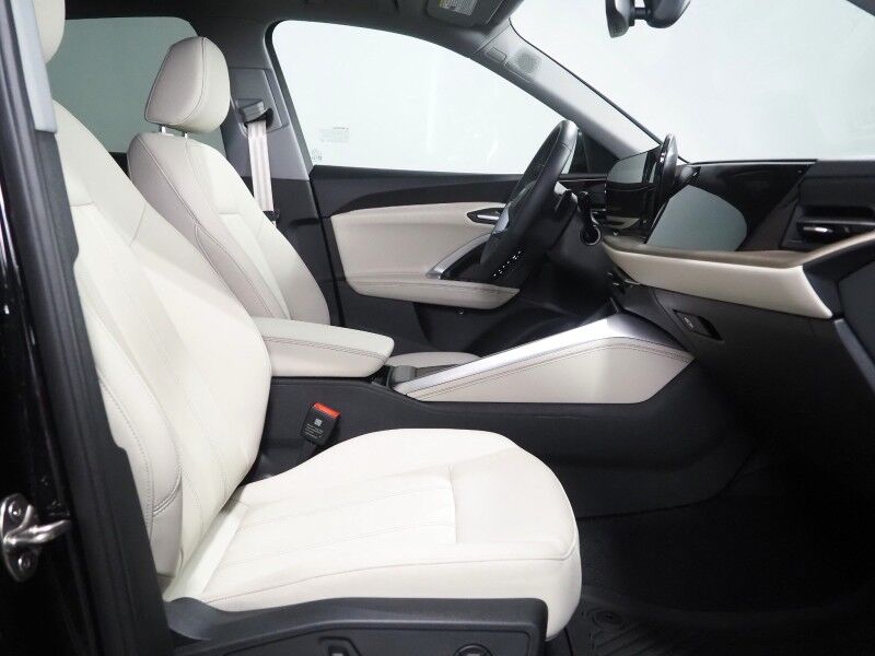 2025 Audi Q5 Premium Plus 2.0 TFSI Quattro *HEADS-UP DISPLAY, NAVIGATION, VIRTUAL COCKPIT, ADAPTIVE CRUISE, SAFETY ALERTS, 360 VIEW CAMERAS, PANORAMA MOONROOF, LEATHER, HEATED SEATS/STEERING, 20 INCH WHEELS, BANG & OLUFSEN, WIRELESS CHARGING, ANDROID & APPLE Round Rock TX