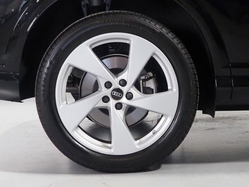 2025 Audi Q5 Premium Plus 2.0 TFSI Quattro *HEADS-UP DISPLAY, NAVIGATION, VIRTUAL COCKPIT, ADAPTIVE CRUISE, SAFETY ALERTS, 360 VIEW CAMERAS, PANORAMA MOONROOF, LEATHER, HEATED SEATS/STEERING, 20 INCH WHEELS, BANG & OLUFSEN, WIRELESS CHARGING, ANDROID & APPLE Round Rock TX