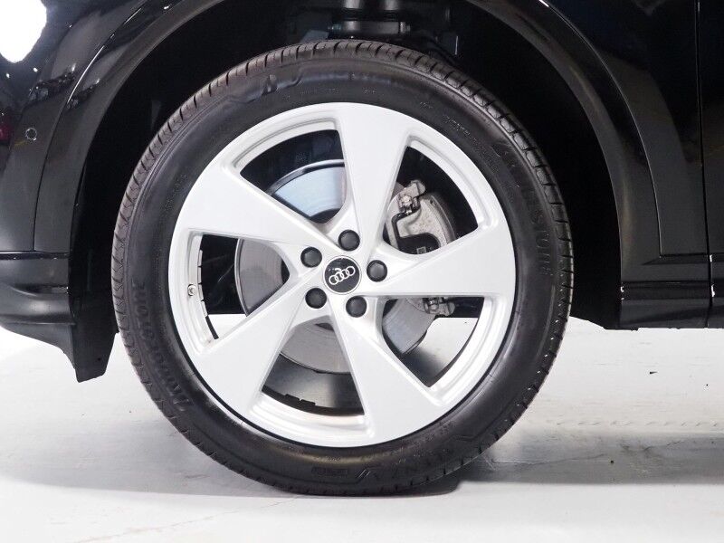 2025 Audi Q5 Premium Plus 2.0 TFSI Quattro *HEADS-UP DISPLAY, NAVIGATION, VIRTUAL COCKPIT, ADAPTIVE CRUISE, SAFETY ALERTS, 360 VIEW CAMERAS, PANORAMA MOONROOF, LEATHER, HEATED SEATS/STEERING, 20 INCH WHEELS, BANG & OLUFSEN, WIRELESS CHARGING, ANDROID & APPLE Round Rock TX
