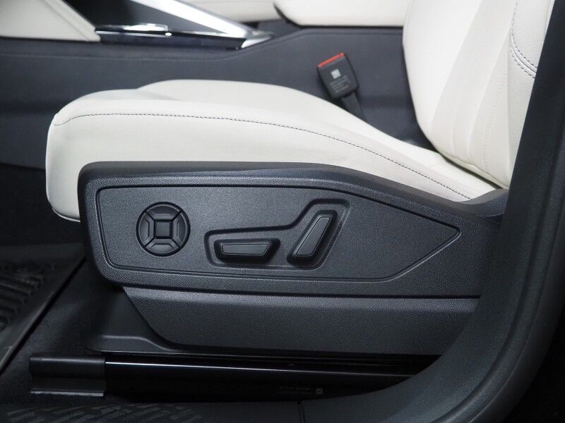 2025 Audi Q5 Premium Plus 2.0 TFSI Quattro *HEADS-UP DISPLAY, NAVIGATION, VIRTUAL COCKPIT, ADAPTIVE CRUISE, SAFETY ALERTS, 360 VIEW CAMERAS, PANORAMA MOONROOF, LEATHER, HEATED SEATS/STEERING, 20 INCH WHEELS, BANG & OLUFSEN, WIRELESS CHARGING, ANDROID & APPLE Round Rock TX