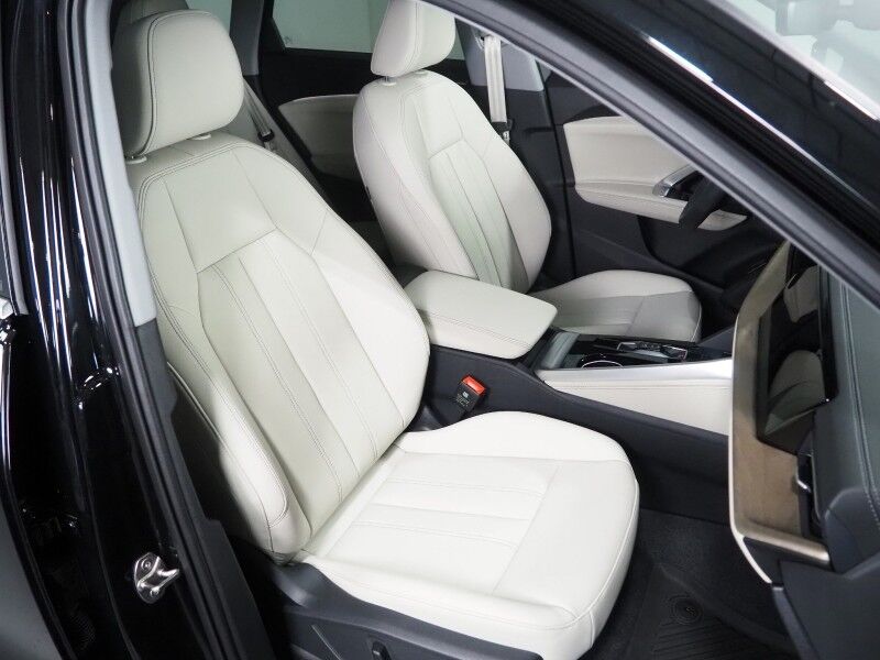 2025 Audi Q5 Premium Plus 2.0 TFSI Quattro *HEADS-UP DISPLAY, NAVIGATION, VIRTUAL COCKPIT, ADAPTIVE CRUISE, SAFETY ALERTS, 360 VIEW CAMERAS, PANORAMA MOONROOF, LEATHER, HEATED SEATS/STEERING, 20 INCH WHEELS, BANG & OLUFSEN, WIRELESS CHARGING, ANDROID & APPLE