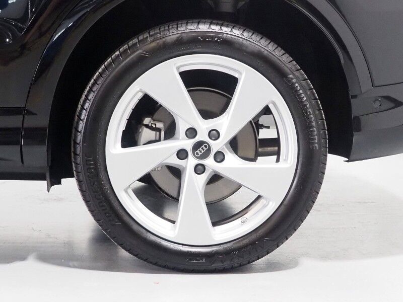 2025 Audi Q5 Premium Plus 2.0 TFSI Quattro *HEADS-UP DISPLAY, NAVIGATION, VIRTUAL COCKPIT, ADAPTIVE CRUISE, SAFETY ALERTS, 360 VIEW CAMERAS, PANORAMA MOONROOF, LEATHER, HEATED SEATS/STEERING, 20 INCH WHEELS, BANG & OLUFSEN, WIRELESS CHARGING, ANDROID & APPLE Round Rock TX