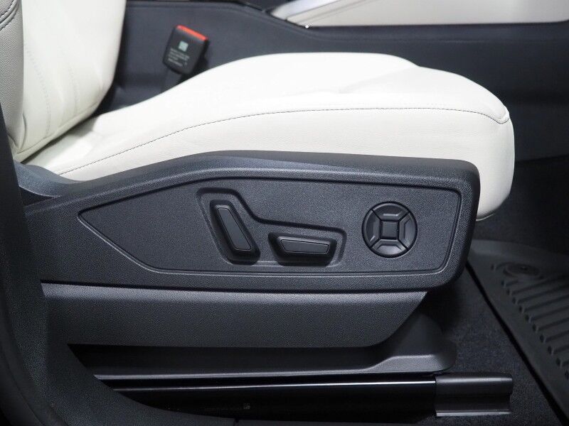 2025 Audi Q5 Premium Plus 2.0 TFSI Quattro *HEADS-UP DISPLAY, NAVIGATION, VIRTUAL COCKPIT, ADAPTIVE CRUISE, SAFETY ALERTS, 360 VIEW CAMERAS, PANORAMA MOONROOF, LEATHER, HEATED SEATS/STEERING, 20 INCH WHEELS, BANG & OLUFSEN, WIRELESS CHARGING, ANDROID & APPLE Round Rock TX