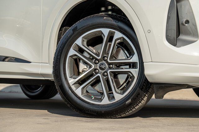 2025 Audi Q5 Premium