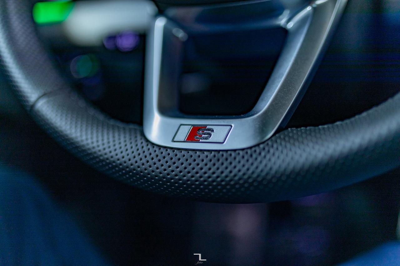 2025 Audi Q5 Quattro Progressiv S-Line Black Optics Leather Roof Nav Red Deer AB