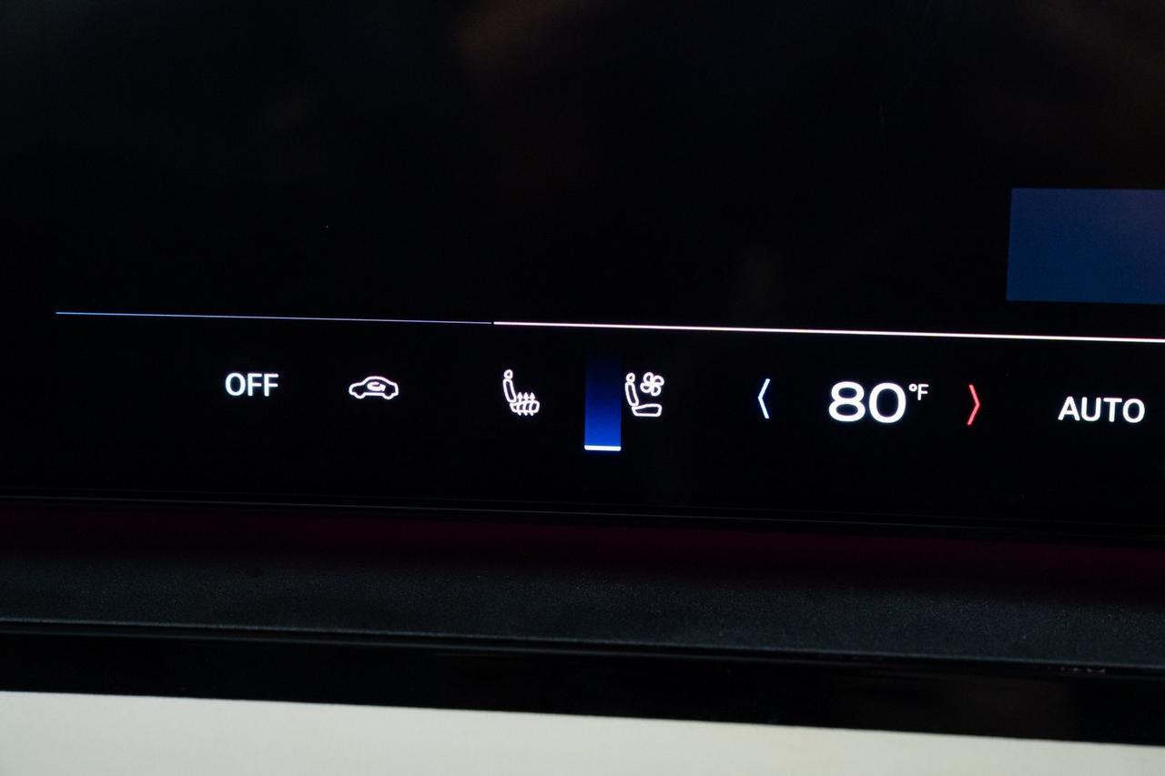 2025 Audi Q6 e-tron Premium Plus 1 Owner Vented Seats Adaptive Cruise Portland OR