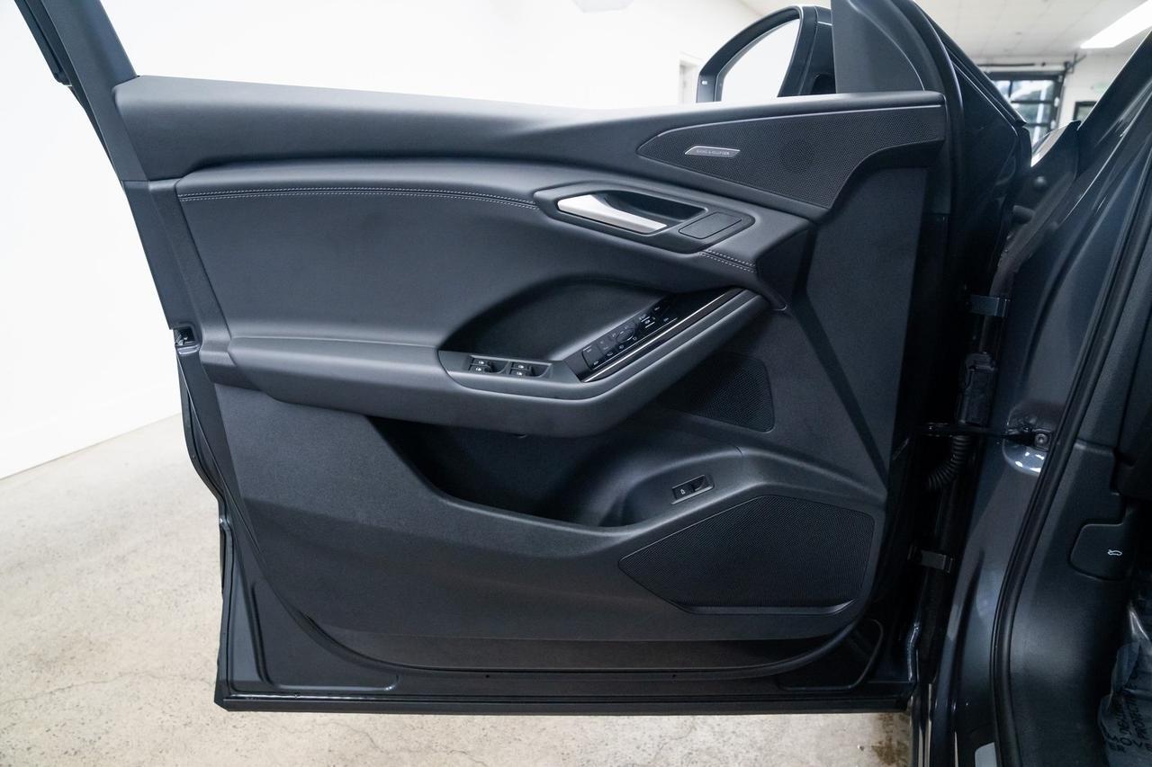 2025 Audi Q6 e-tron Premium Plus 1 Owner Vented Seats Portland OR