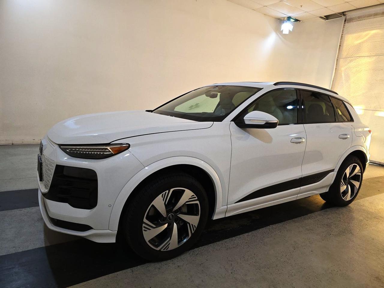 2025 Audi Q6 e-tron Premium Plus quattro Adaptive Cruise Head-Up Display Portland OR