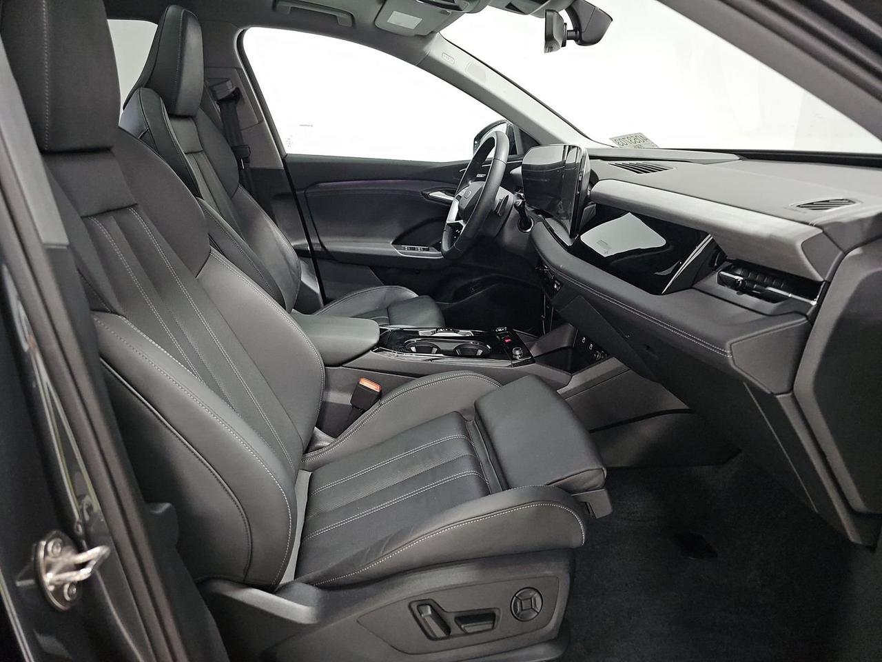 2025 Audi Q6 e-tron Premium Plus quattro Adaptive Cruise Head-Up Display Portland OR