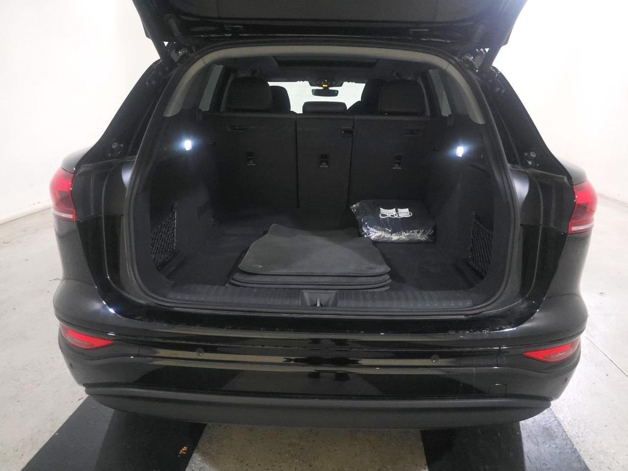 2025 Audi Q6 e-tron Premium Plus quattro Head-Up Display Adaptive Cruise Portland OR