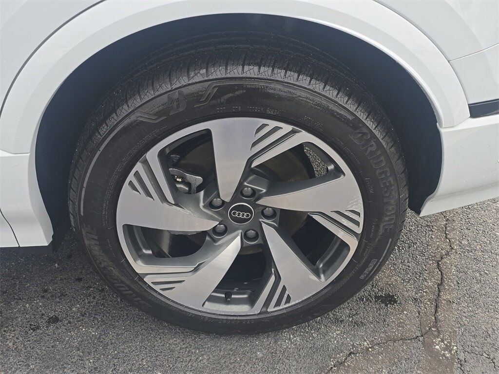 2025 Audi Q6 e-tron Premium Plus