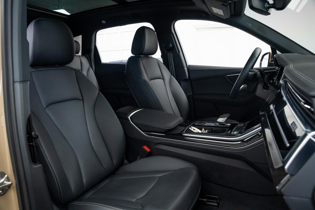 2025 Audi Q7 55 Premium Plus 1 Owner Black Optic Package Executive Package Portland OR