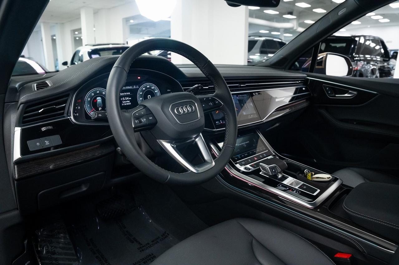 2025 Audi Q7 55 Premium Plus 1 Owner Black Optic Package Executive Package Portland OR