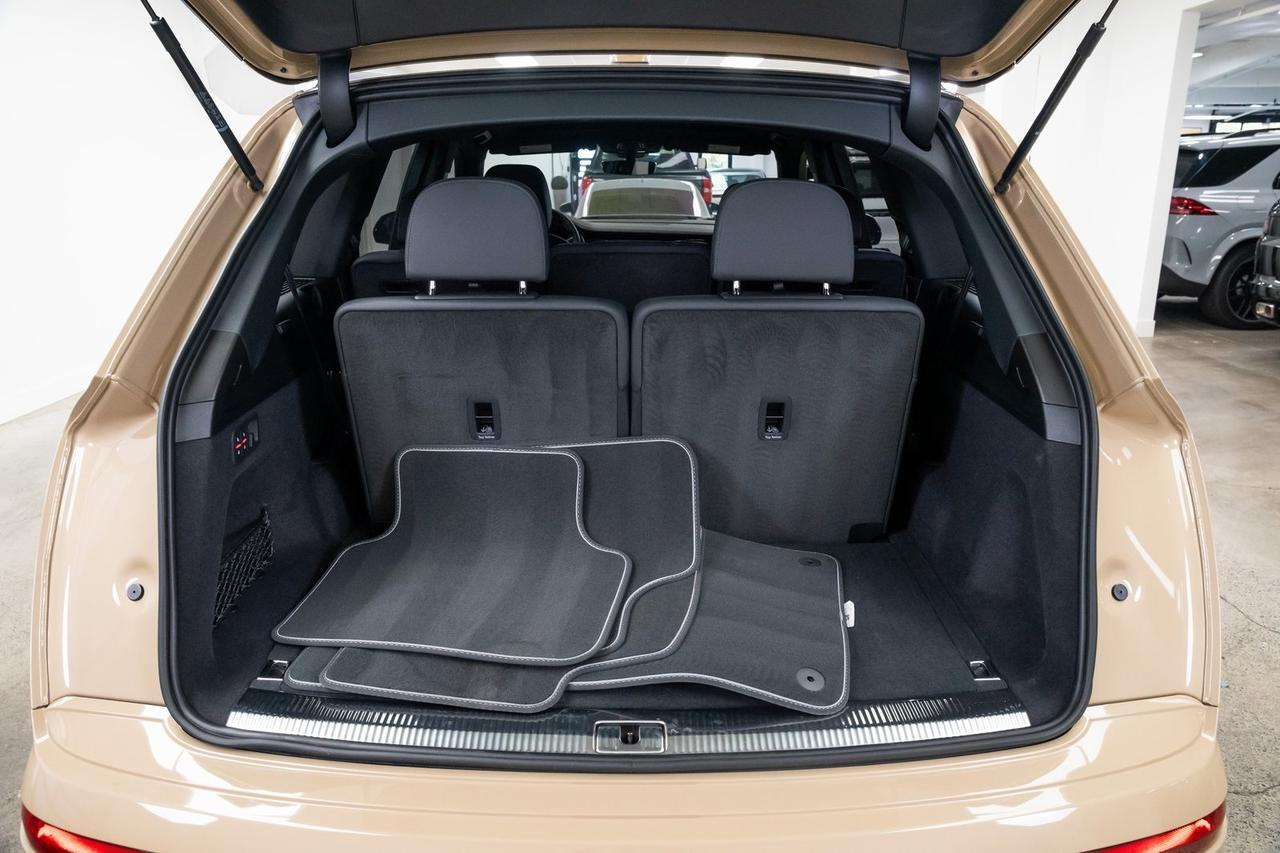2025 Audi Q7 55 Premium Plus 1 Owner Black Optic Package Executive Package Portland OR