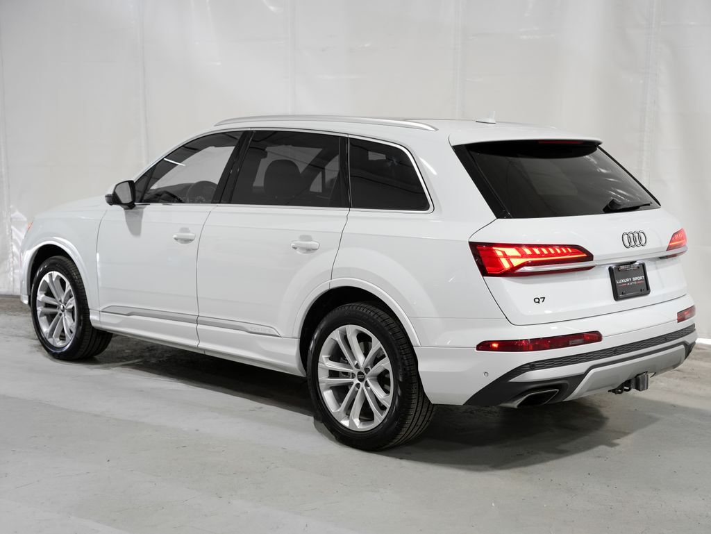 2025 Audi Q7 55 Premium Plus