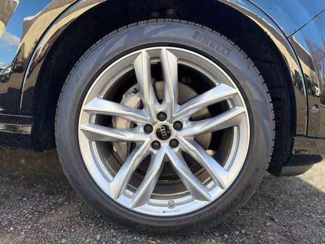 2025 Audi Q7 55 Prestige Orange MA