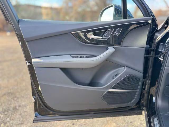 2025 Audi Q7 55 Prestige Orange MA