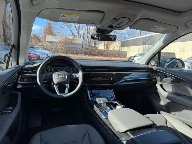 2025 Audi Q7 55 Prestige Orange MA