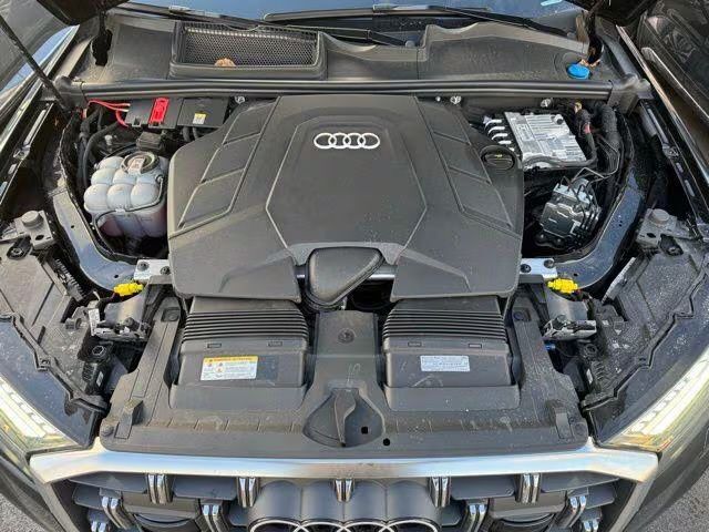 2025 Audi Q7 55 Prestige Orange MA