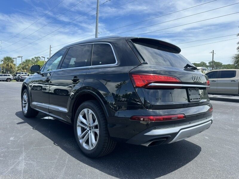 2025 Audi Q7 Premium Plus