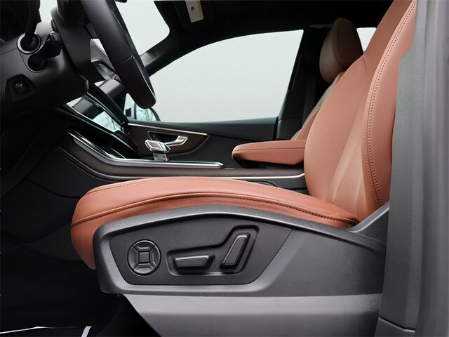 2025 Audi Q8 55 Premium Plus Oshkosh WI
