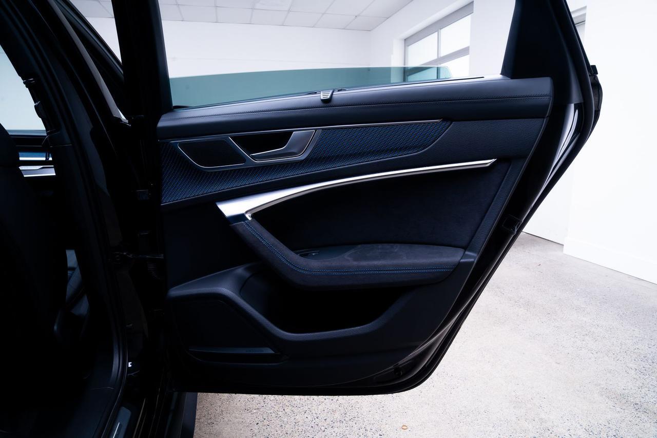 2025 Audi RS 6 Avant performance 4.0T Black Optic Package Executive Package Portland OR