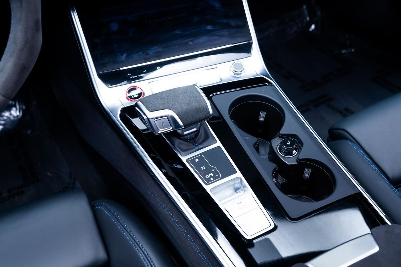 2025 Audi RS 6 Avant performance 4.0T Black Optic Package Executive Package Portland OR