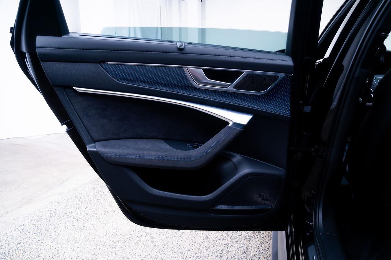 2025 Audi RS 6 Avant performance 4.0T Black Optic Package Executive Package Portland OR