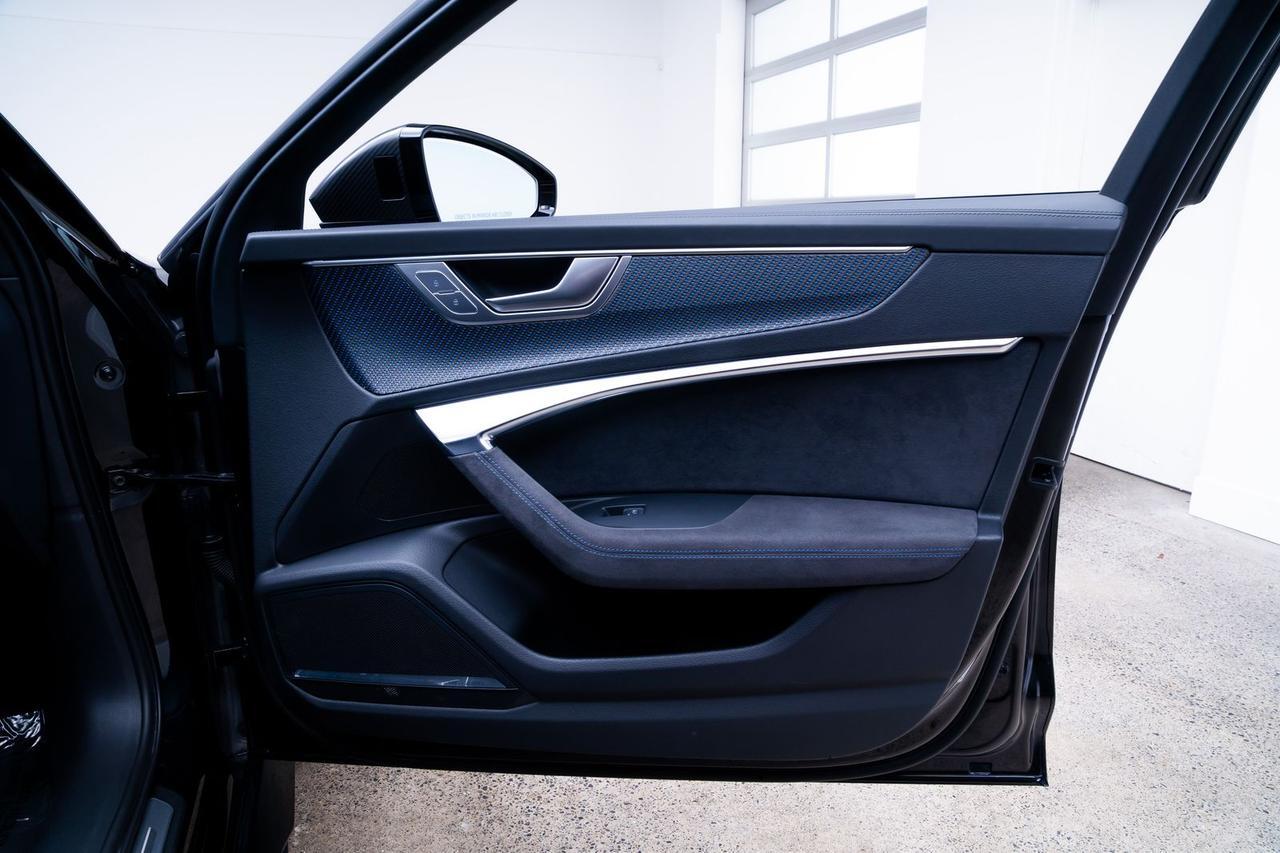 2025 Audi RS 6 Avant performance 4.0T Black Optic Package Executive Package Portland OR