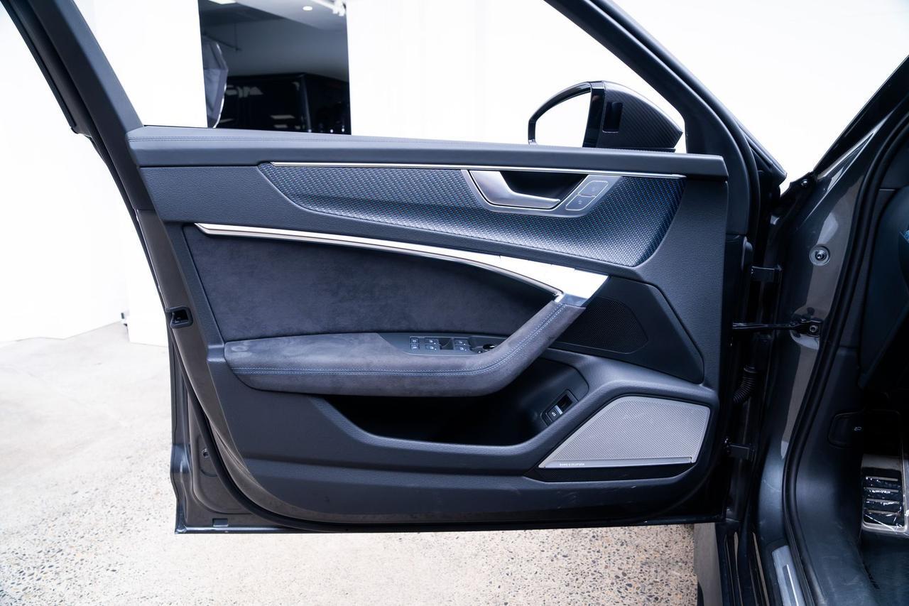 2025 Audi RS 6 Avant performance 4.0T RS Design Package Matte Carbon Portland OR