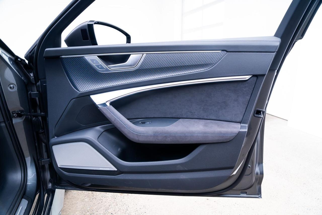 2025 Audi RS 6 Avant performance 4.0T RS Design Package Matte Carbon Portland OR
