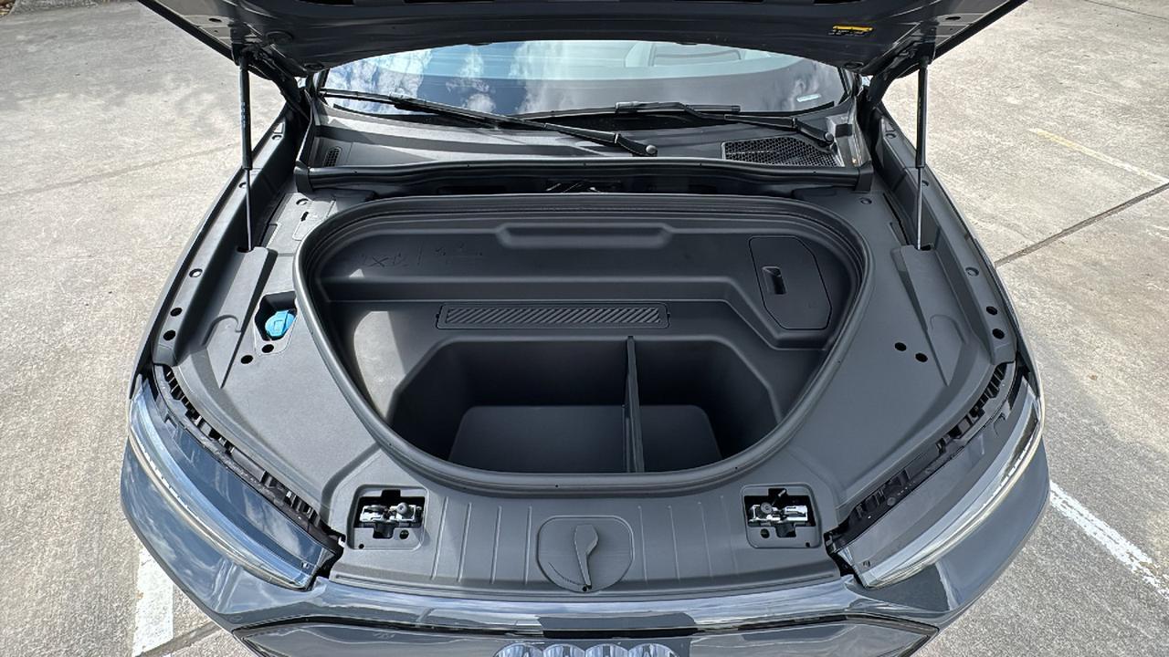 2025 Audi SQ6 e-tron Prestige  Selma TX