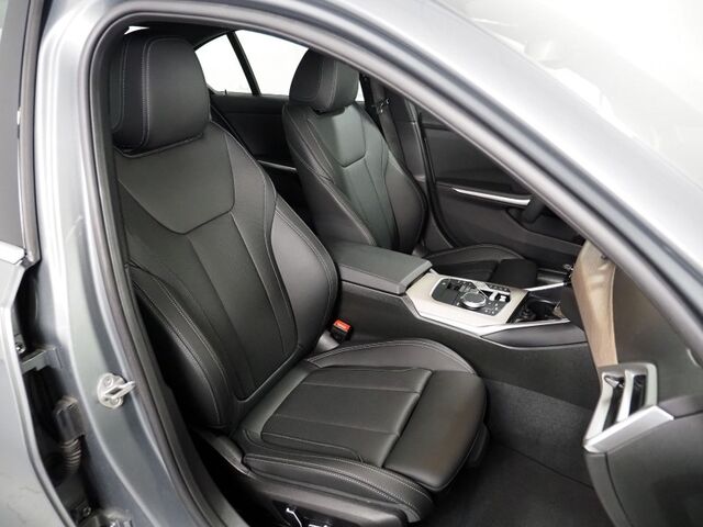 2025 BMW 3 Series 330i Sedan *NAVIGATION, CURVED DISPLAY, SAFETY ALERTS, PARKING ASSIST, 360 VIEW CAMERAS, COLOR TOUCHSCREEN, MOONROOF, HEATED SEATS/STEERING, REMOTE START, COMFORT ACCESS, WIRELESS CHARGING, ANDROID & APPLE Round Rock TX