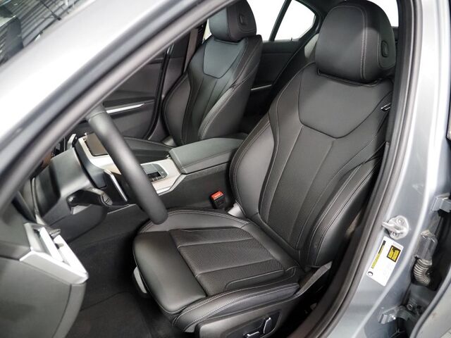 2025 BMW 3 Series 330i Sedan *NAVIGATION, CURVED DISPLAY, SAFETY ALERTS, PARKING ASSIST, 360 VIEW CAMERAS, COLOR TOUCHSCREEN, MOONROOF, HEATED SEATS/STEERING, REMOTE START, COMFORT ACCESS, WIRELESS CHARGING, ANDROID & APPLE Round Rock TX