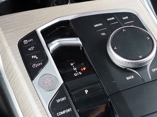 2025 BMW 3 Series 330i Sedan *NAVIGATION, CURVED DISPLAY, SAFETY ALERTS, PARKING ASSIST, 360 VIEW CAMERAS, COLOR TOUCHSCREEN, MOONROOF, HEATED SEATS/STEERING, REMOTE START, COMFORT ACCESS, WIRELESS CHARGING, ANDROID & APPLE Round Rock TX